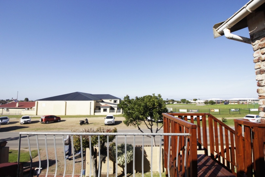 3 Bedroom Property for Sale in Wavecrest Eastern Cape